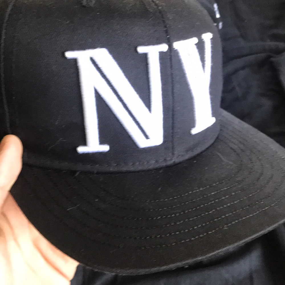 Hat lot - Picture 3 of 8